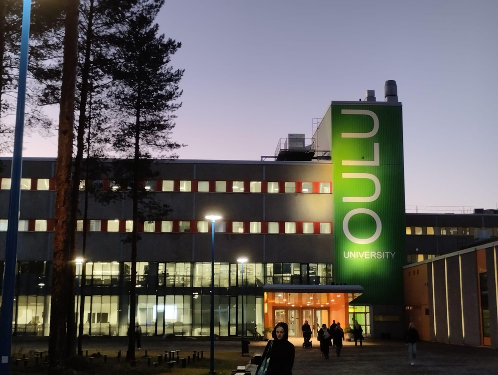 budynek uniwersytetu w Oulu